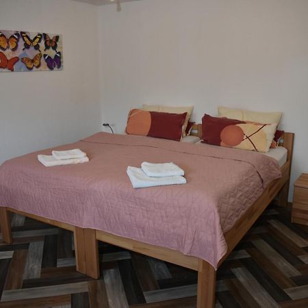 Ferienwohnung Am Steigerwaldrand Sugenheim Luaran gambar